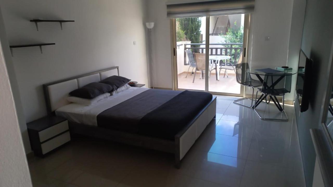 Modern Studio Apartment Armonia Court Paralimni Eksteriør billede
