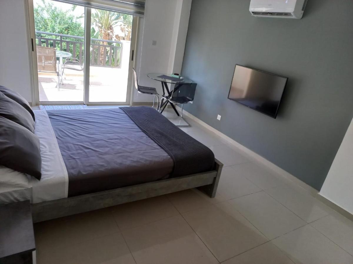 Modern Studio Apartment Armonia Court Paralimni Eksteriør billede