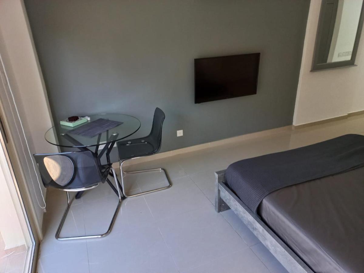 Modern Studio Apartment Armonia Court Paralimni Eksteriør billede