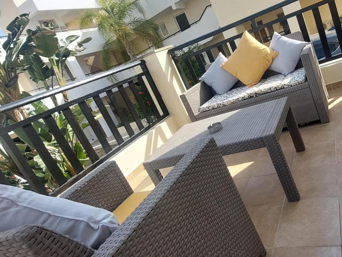 Modern Studio Apartment Armonia Court Paralimni Eksteriør billede